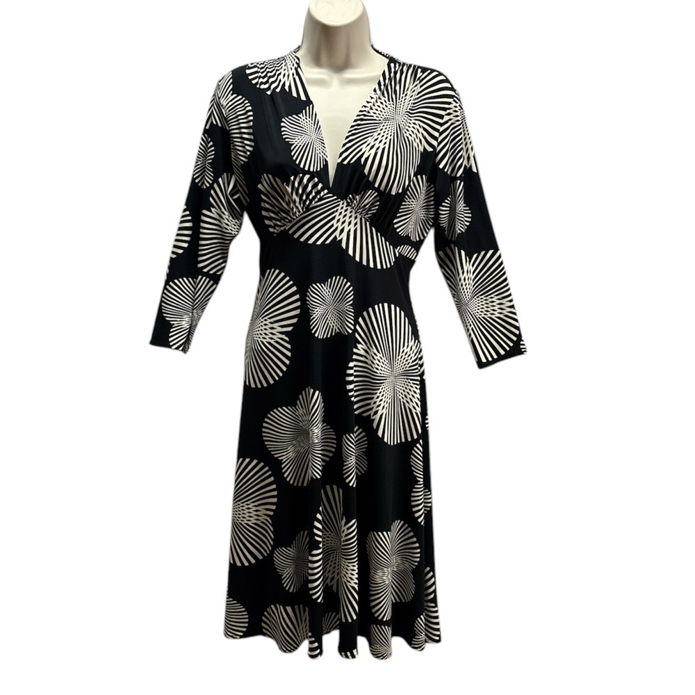 Maggy L Women's 3/4 Sleeve V-Neck Elegant Black & White Design Dress Size 10P